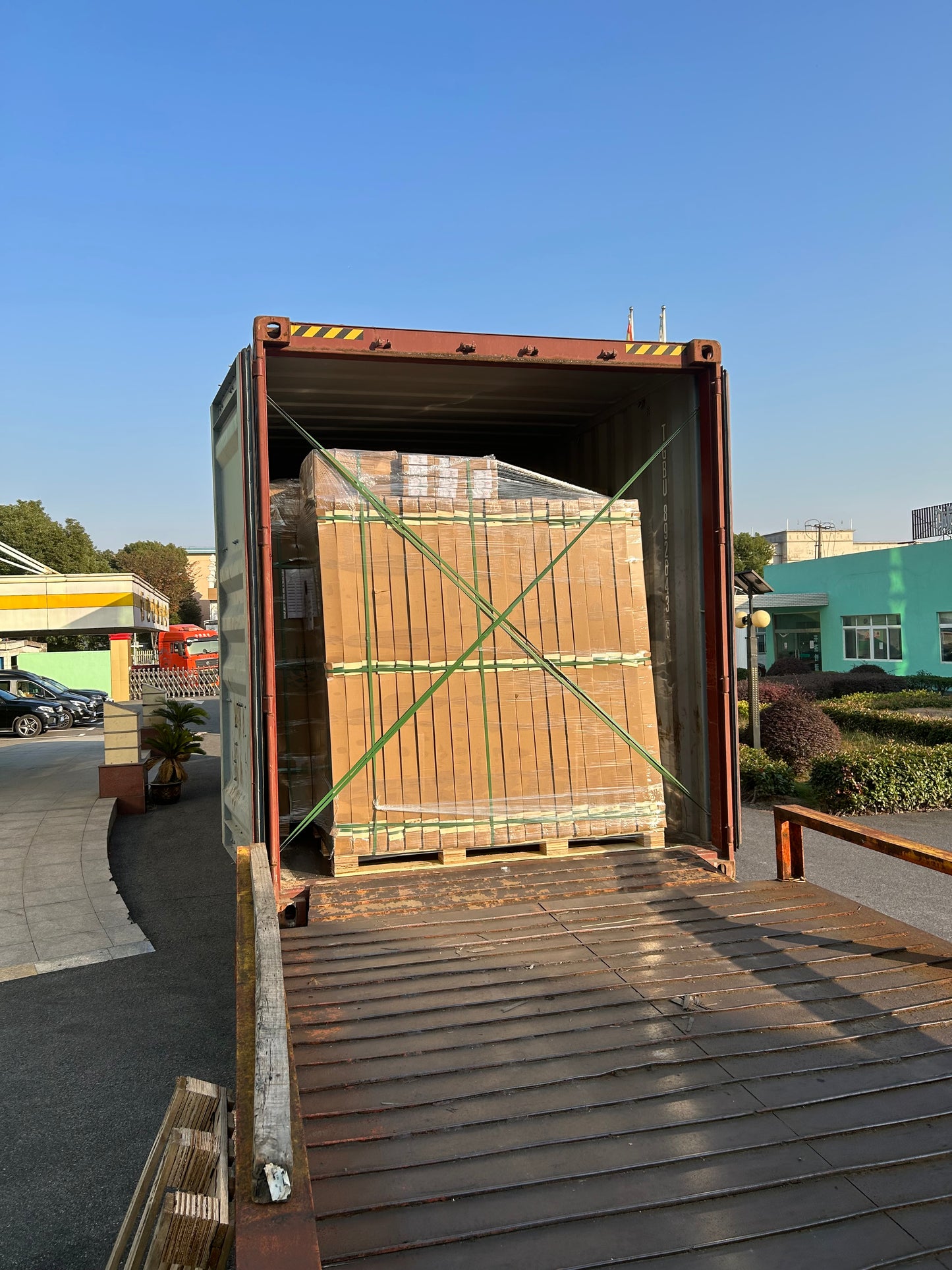 Balcony Plug-in PV System 800W, Homiles Inverter, DTU optional choice in stock ÄL23 Venlo-  EZ expressÜ-5928 RX Venlo Netherlands