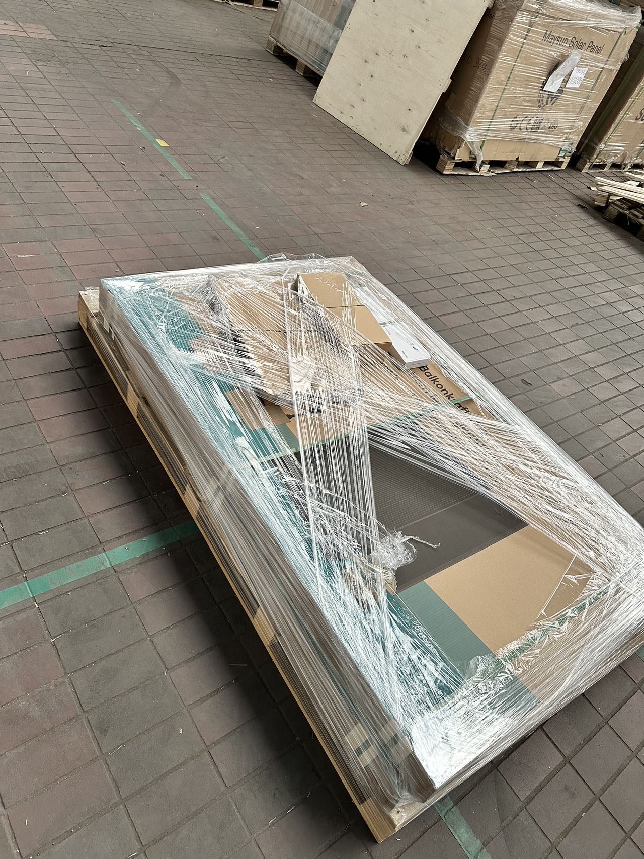 Balcony Plug-in PV System 800W, Homiles Inverter, DTU optional choice in stock ÄL23 Venlo-  EZ expressÜ-5928 RX Venlo Netherlands